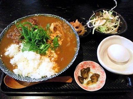 肉きつねカレーごはんwith生卵@ちょぼや
