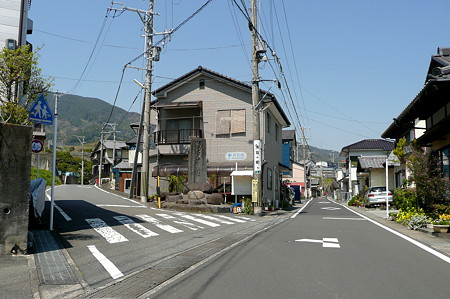 浜石岳へ続く道