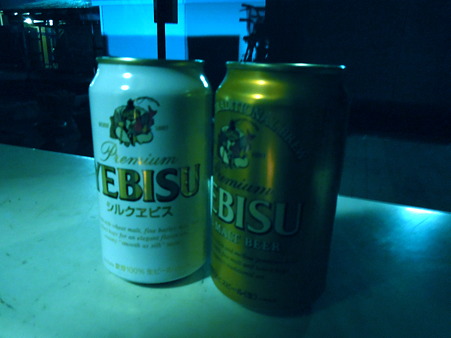 庭で冷やすビール