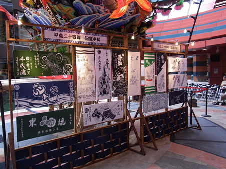 18 博多祇園山笠 飾り山 キャナルシティ博多 記念手ぬぐい展示 2012年 写真画像