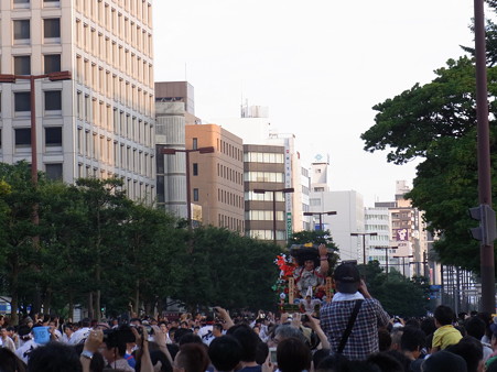 05 追い山当日 博多祇園山笠 西流 舁き山 剛力一投破漆黒(ごうりきいっとうしっこくをやぶる)2012年 写真画像4