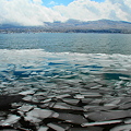 綺麗な流氷の湖