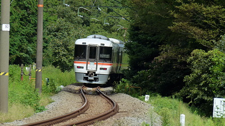御殿場線の３７３系