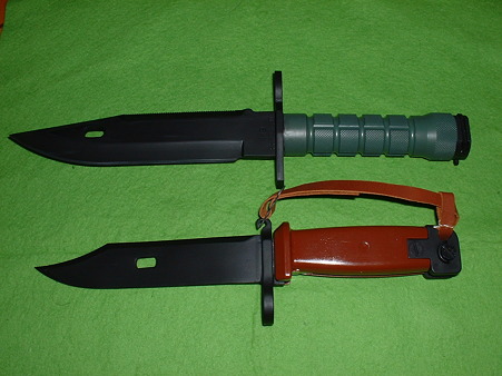 有井(アリイ 旧LS)「AK-74銃剣」 (下)と「米軍 M9 銃剣(上)Doburoku-TAO