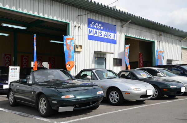 VR-Bに乗ってVR-Bの中古車を見に来た
