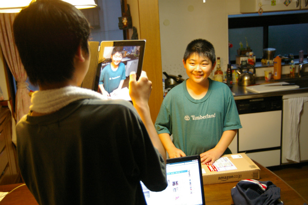 カメラから携帯電話に、やがてスマホやタブレットへ